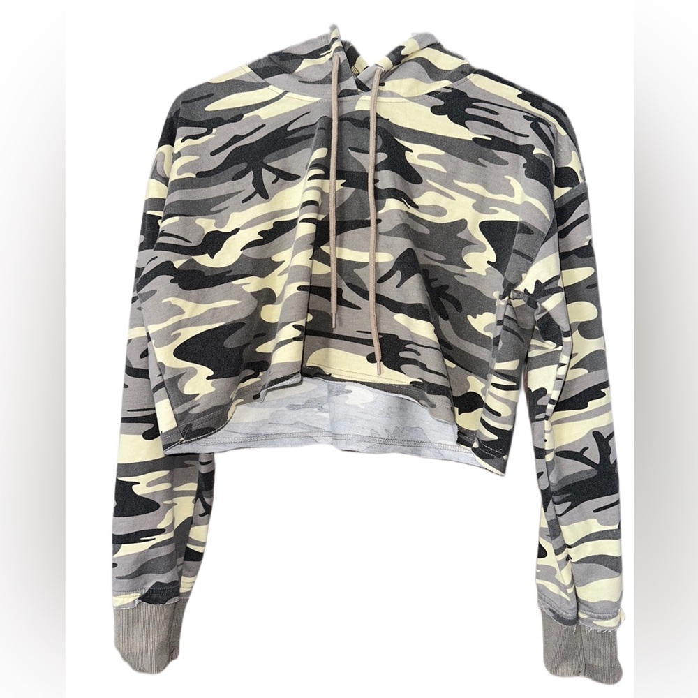 CAMO CROPPED HOODIE. SIZE X-SMALL. GREEN & GRAY.